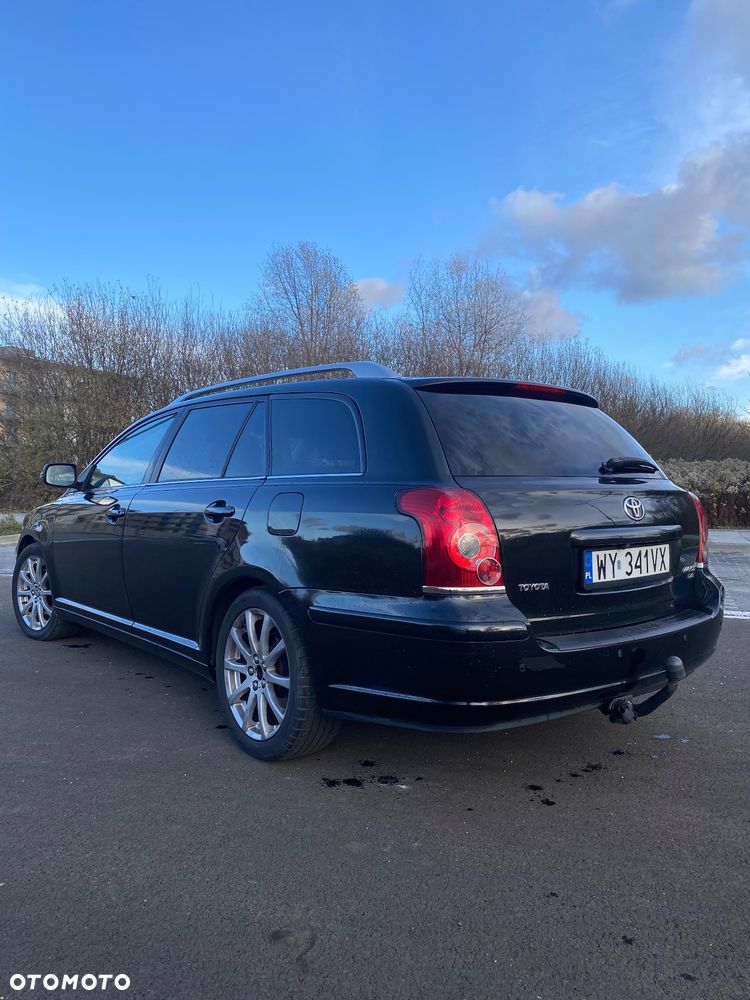 Toyota Avensis - 8