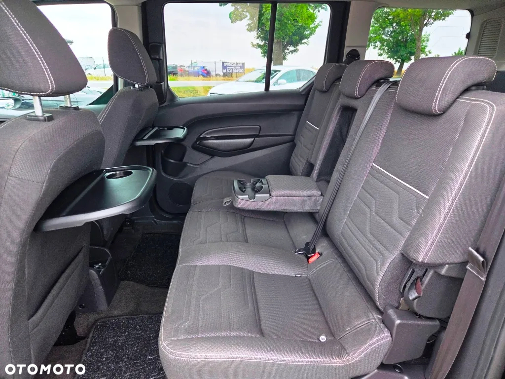 Ford Tourneo Connect Grand - 29