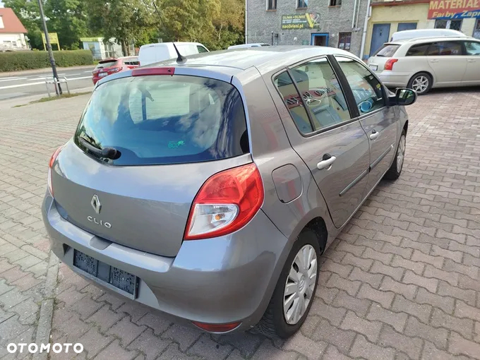 Renault Clio 1.2 16V 75 Collection - 4
