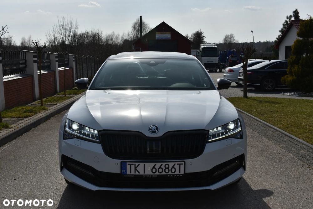 Skoda Superb 2.0 TDI SCR 4x4 Sportline DSG - 9