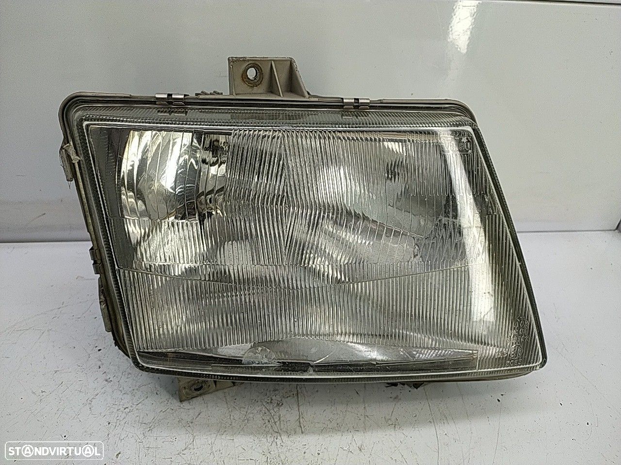 Farol Direito Mercedes-Benz Vito Caixa (638) - 1