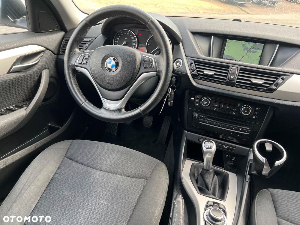 BMW X1 sDrive16d Sport Line - 19