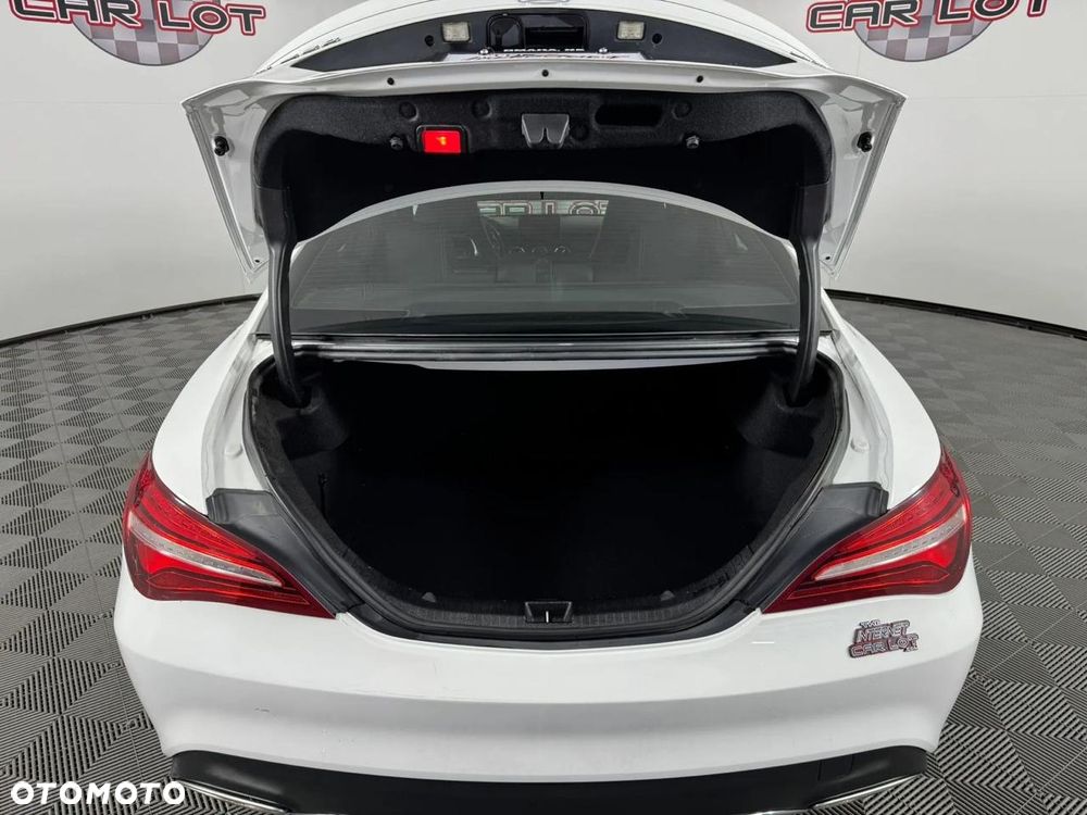 Mercedes-Benz CLA 250 4Matic 7G-DCT - 10