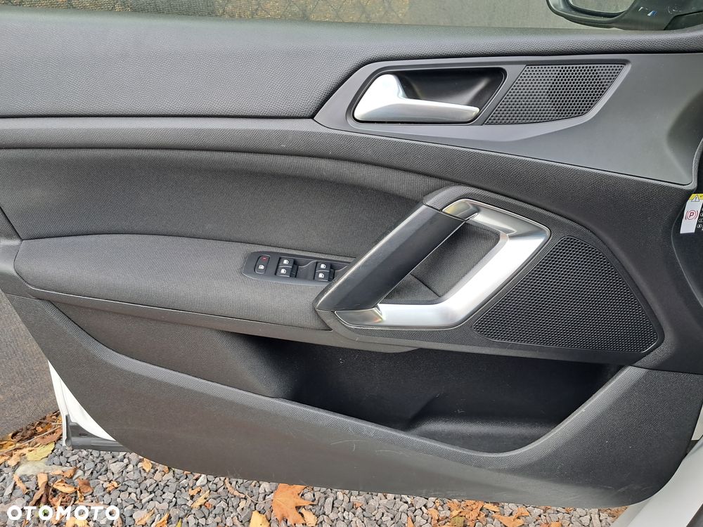 Peugeot 308 1.5 BlueHDi Business S&S EAT8 - 16