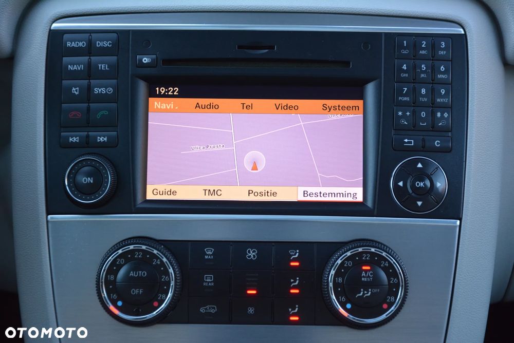 Mercedes-Benz Klasa R 300 CDI 7G-TRONIC DPF BlueEFFICIENCY - 34