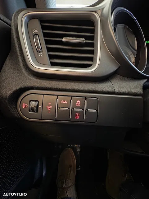 Kia XCeed 1.5 T-GDI 7DCT City - 16