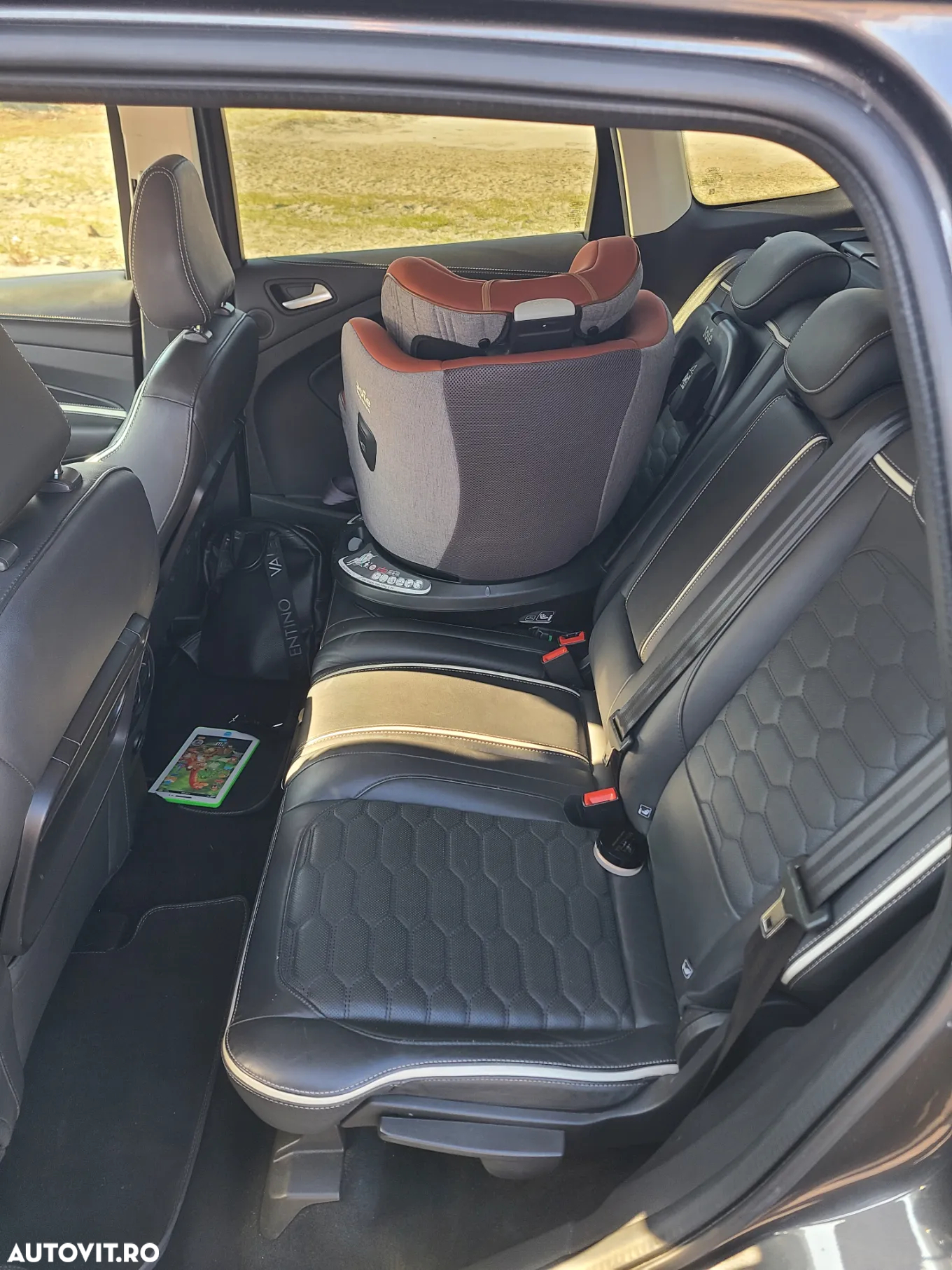 Ford Kuga 2.0 TDCi 4WD Powershift Vignale - 17