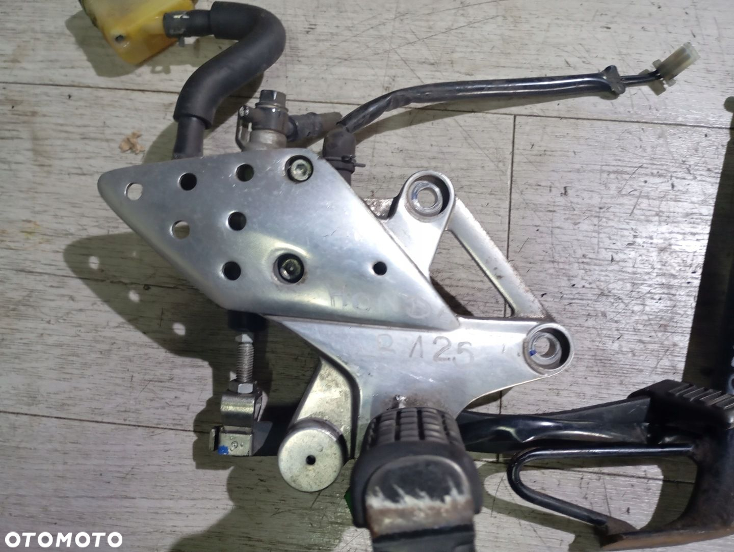 Set podnóżek kierowcy pompa hamulcowa HONDA CBR 125 R - 2