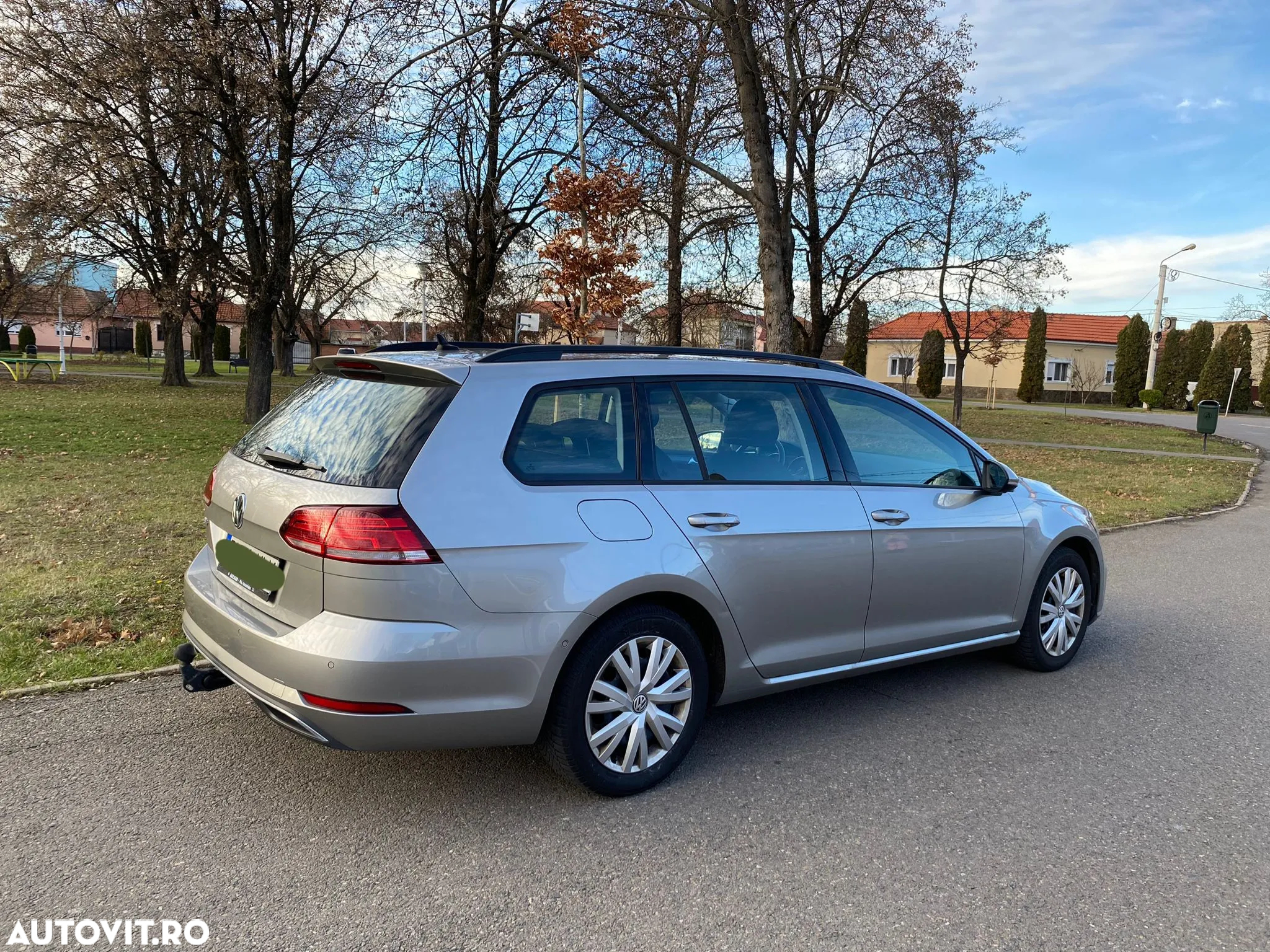 Volkswagen Golf 2.0 BlueTDI Comfortline - 11