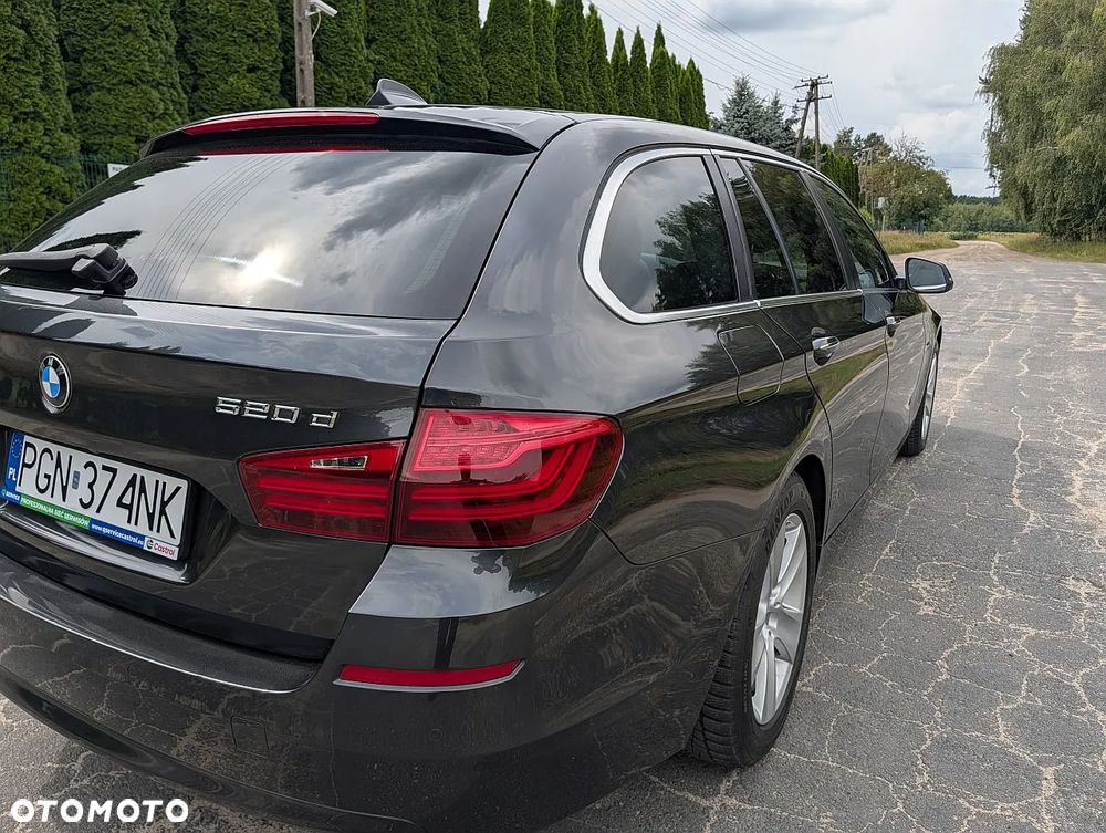 BMW Seria 5 520d Sport Line - 12