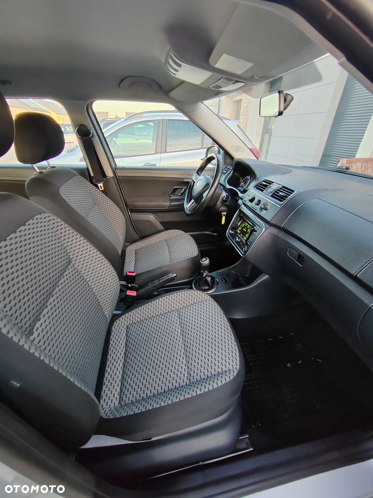Skoda Fabia 2014 photo 5