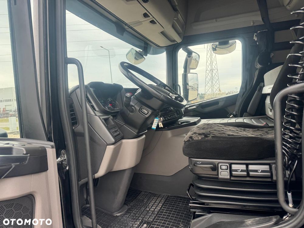 Scania P410/ MEGA LOWDECK/ RUCHOME SIODŁO/ 240Tyskm/ ZAWIESZENIE FULL PODUSZKA/ FULL LEDY/ KLIMA POSTOJOWA - 14