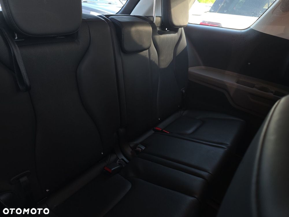 Kia Carnival - 13