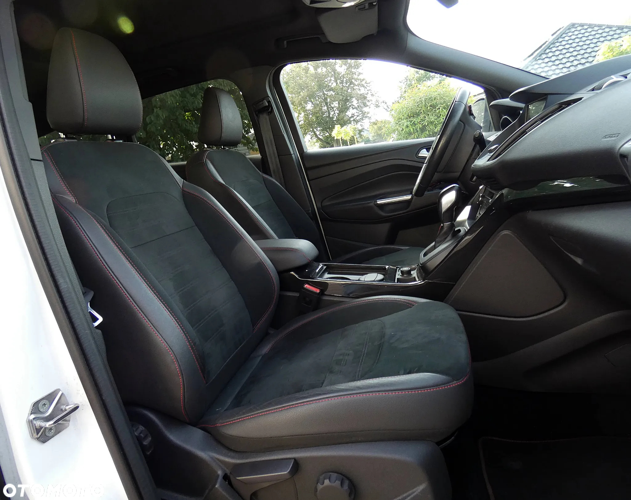 Ford Kuga 2.0 TDCi AWD ST-Line Black - 31