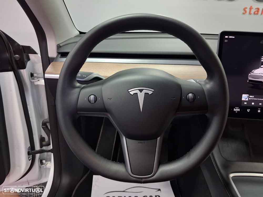 Tesla Model Y - 15