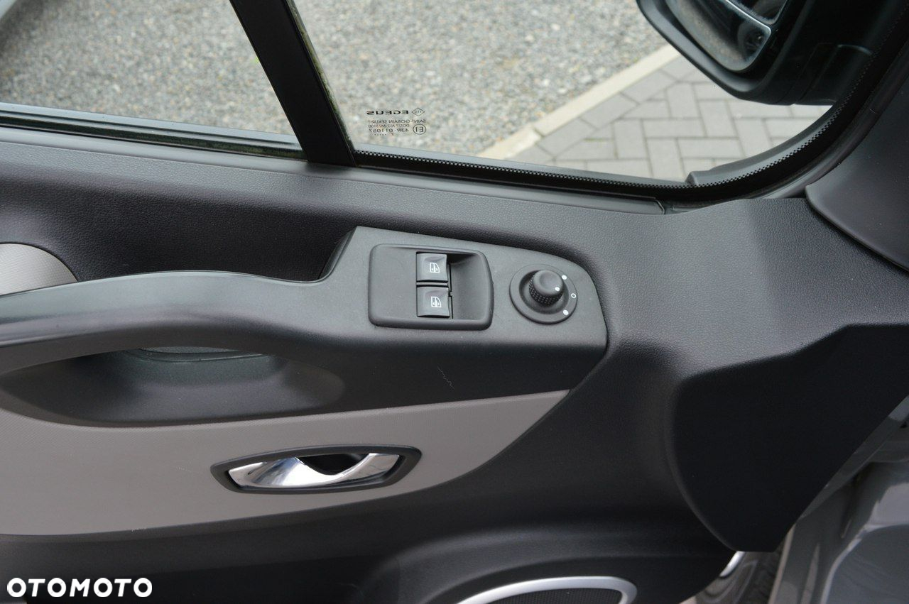 Renault Trafic - 29