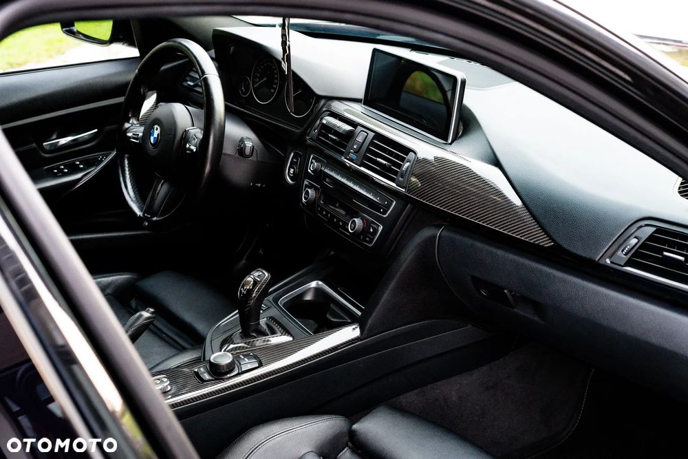 BMW Seria 3 335i xDrive - 27