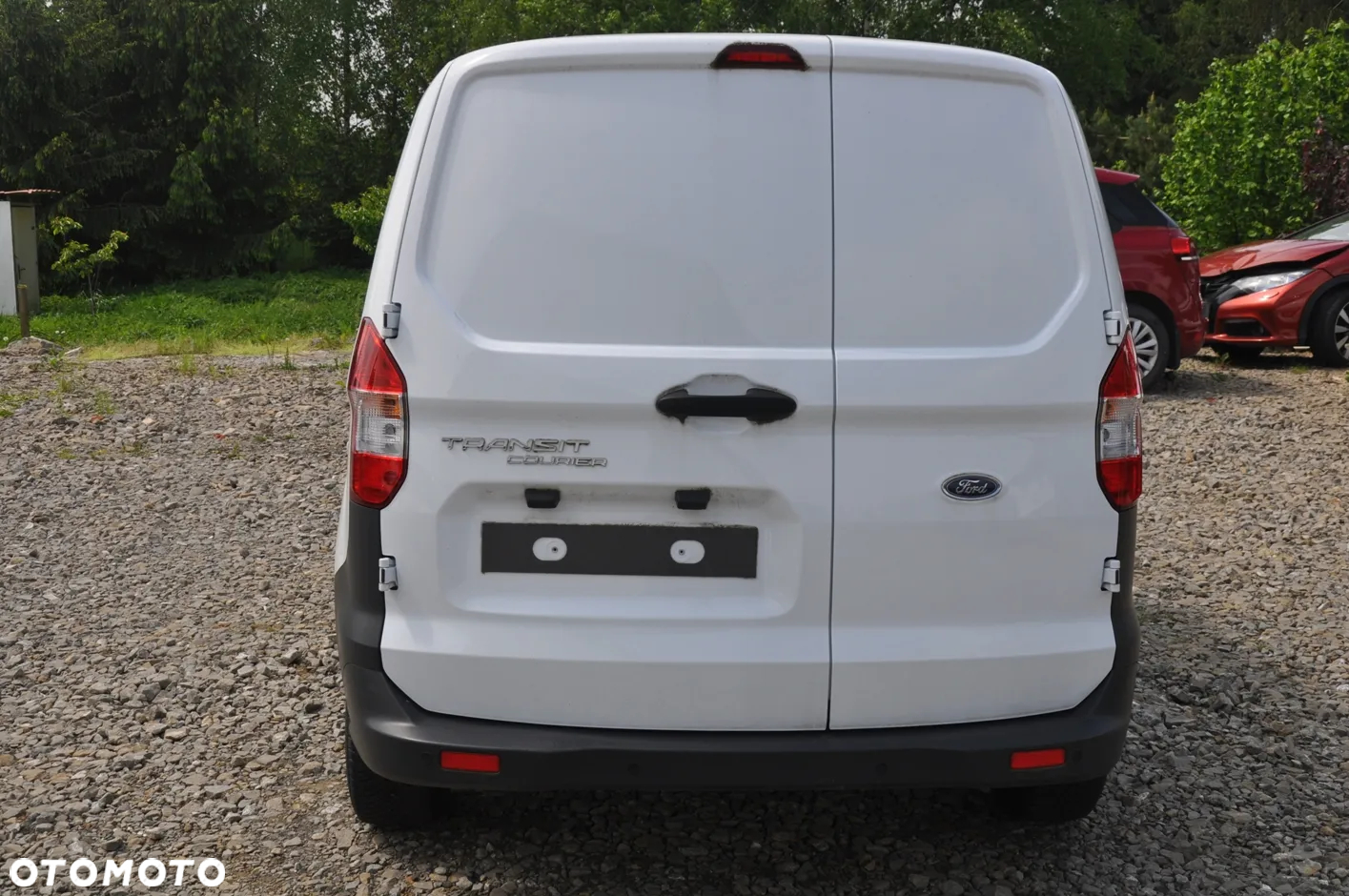 Ford transit-courier - 5
