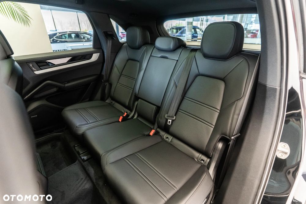 Porsche Cayenne E-Hybrid PHEV Black Edition - 12