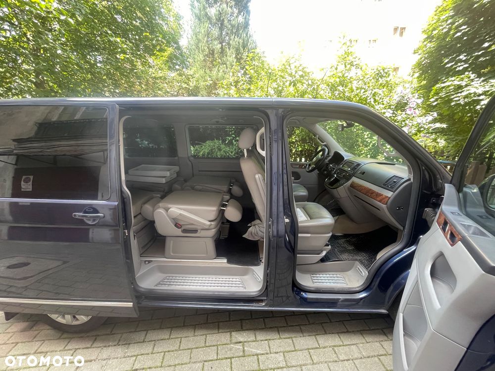 Volkswagen Multivan - 12