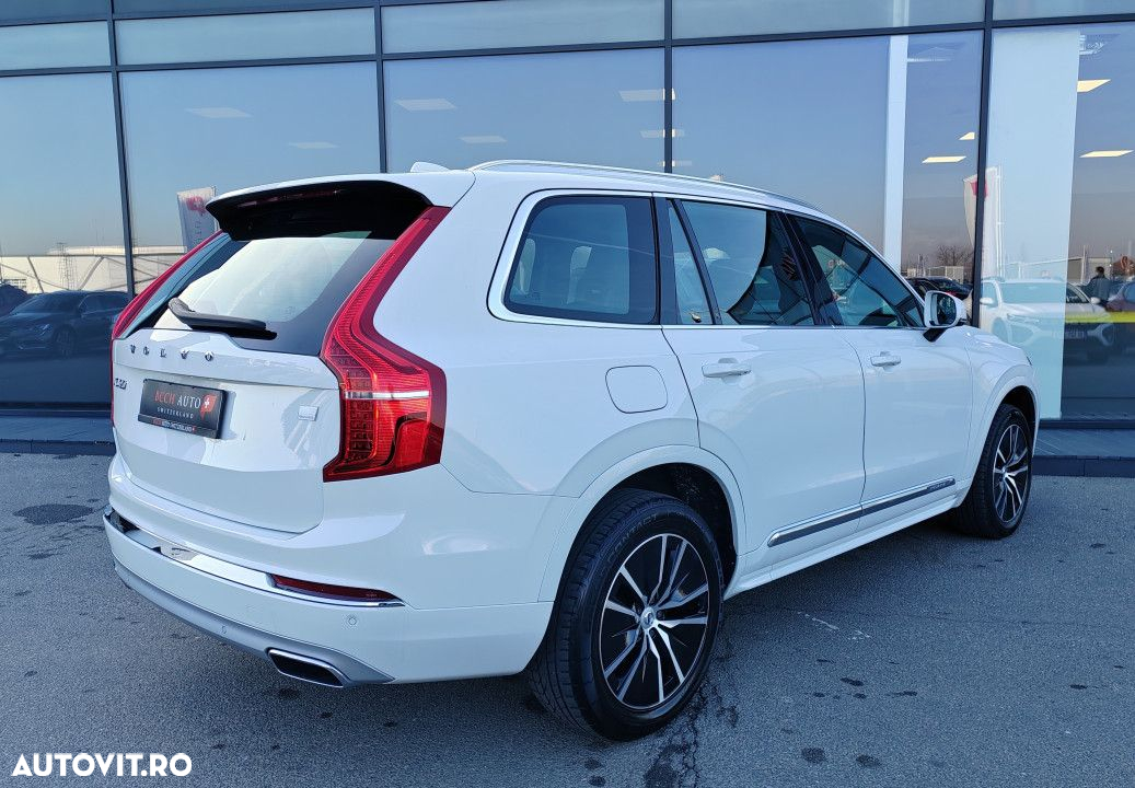 Volvo XC 90 T8 AWD Twin Engine Geartronic Momentum - 4