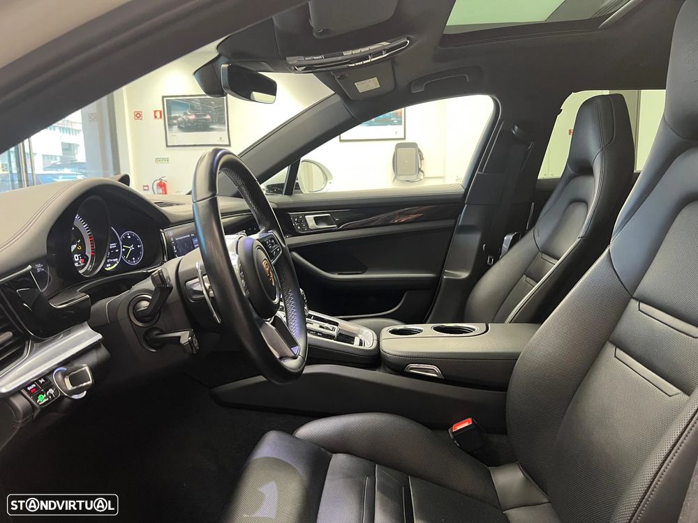 Porsche Panamera Sport Turismo 4 E-Hybrid - 21