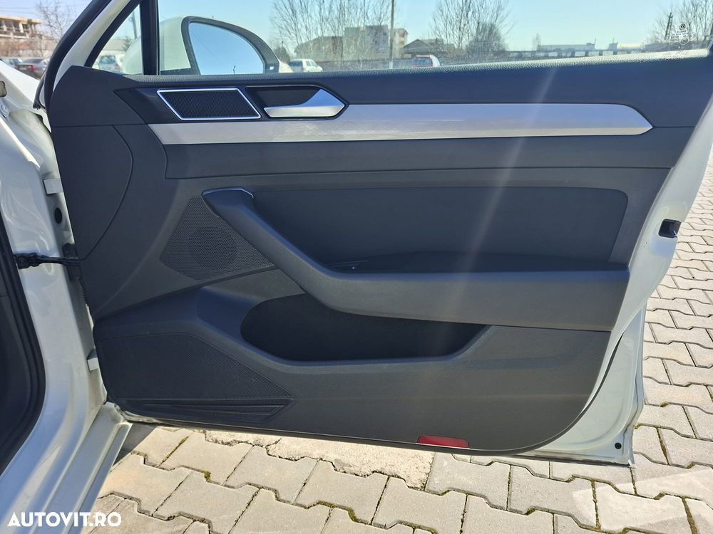 Volkswagen Passat 2.0 TDI SCR DSG Elegance - 8