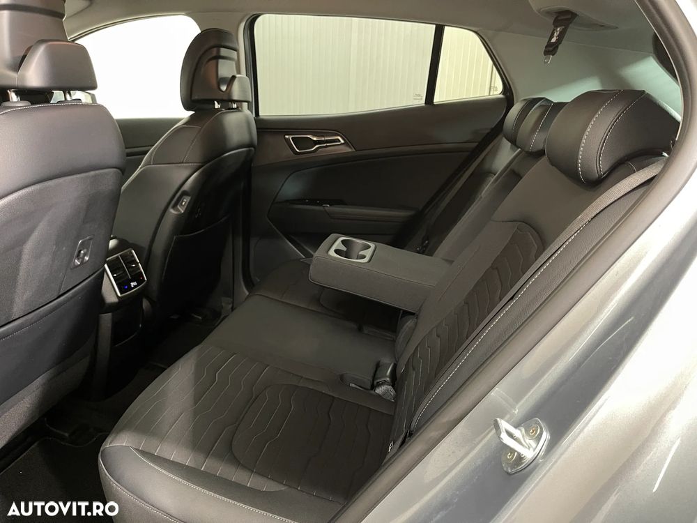 Kia Sportage 1.6 T-GDI PHEV 6AT 4x4 Business Line - 11