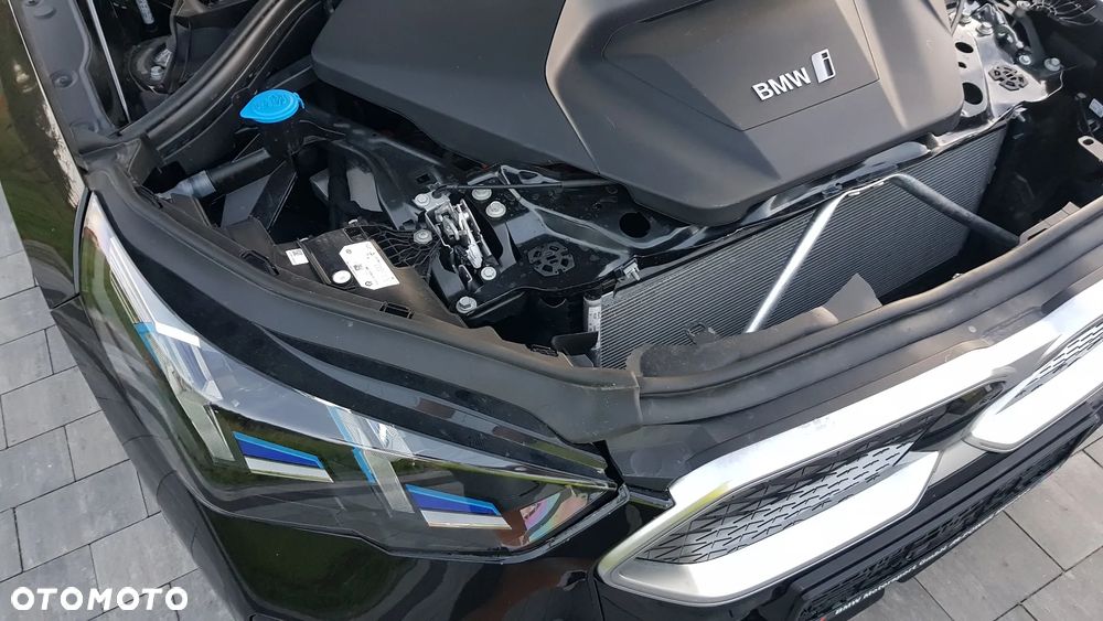BMW iX2 - 24