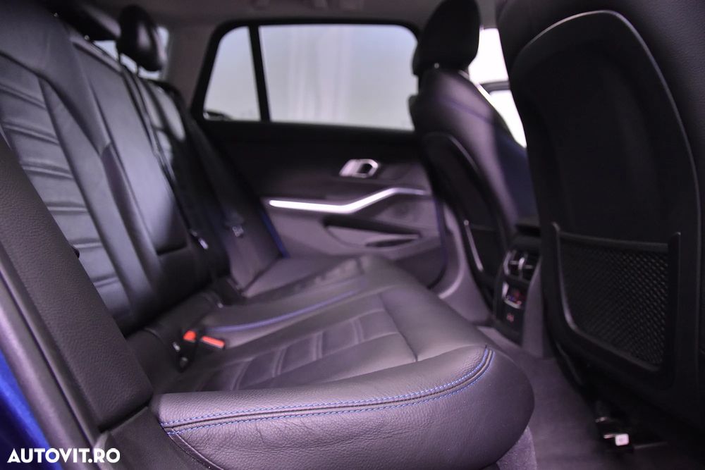 BMW Seria 3 320i AT - 12