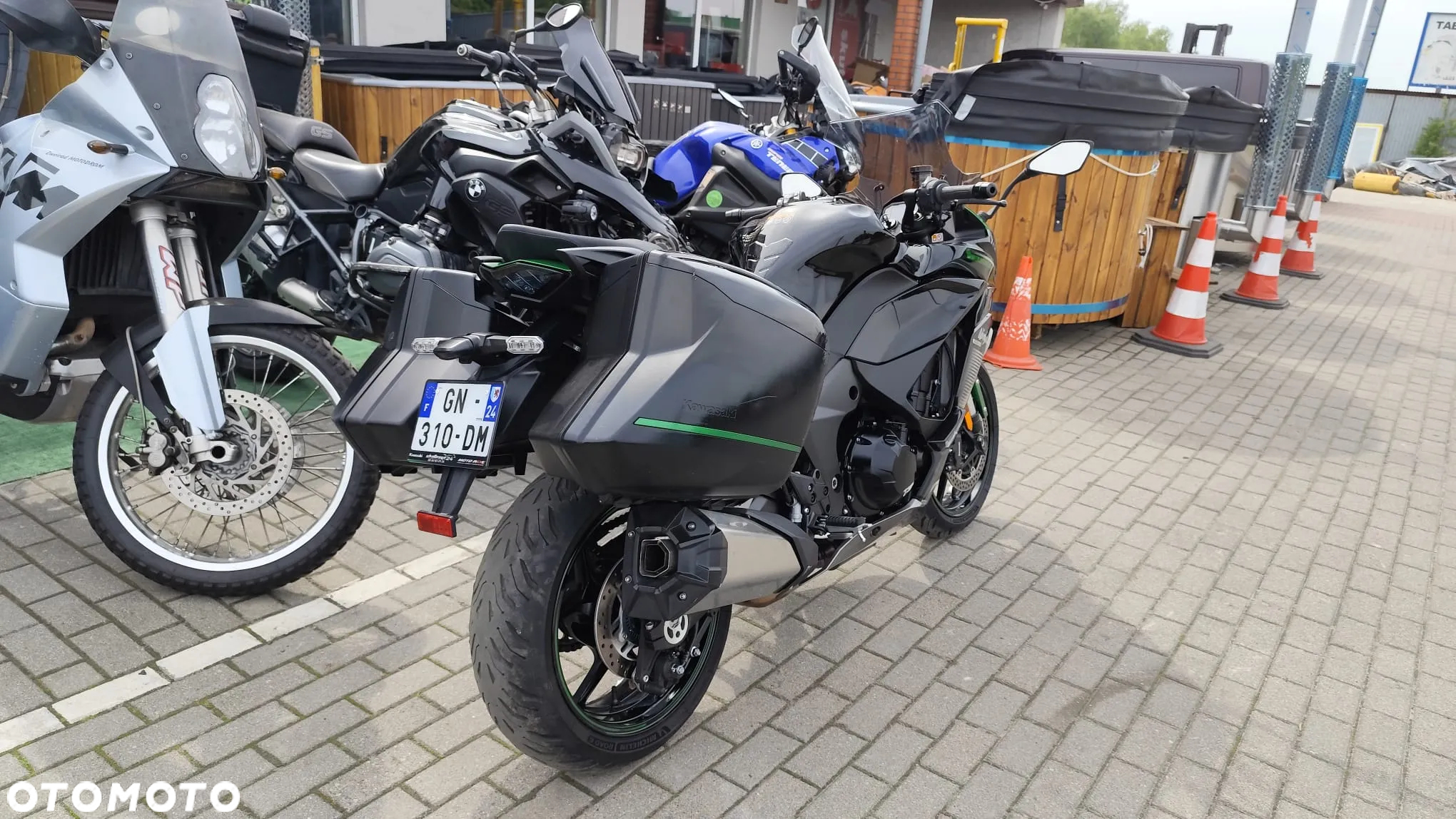 Kawasaki Ninja 1000 SX - 4