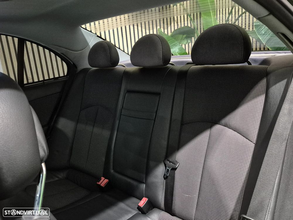Mercedes-Benz E 220 CDI Auto Avantgarde - 19