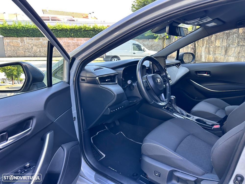 Toyota Corolla 1.8 Hybrid Square Collection - 25
