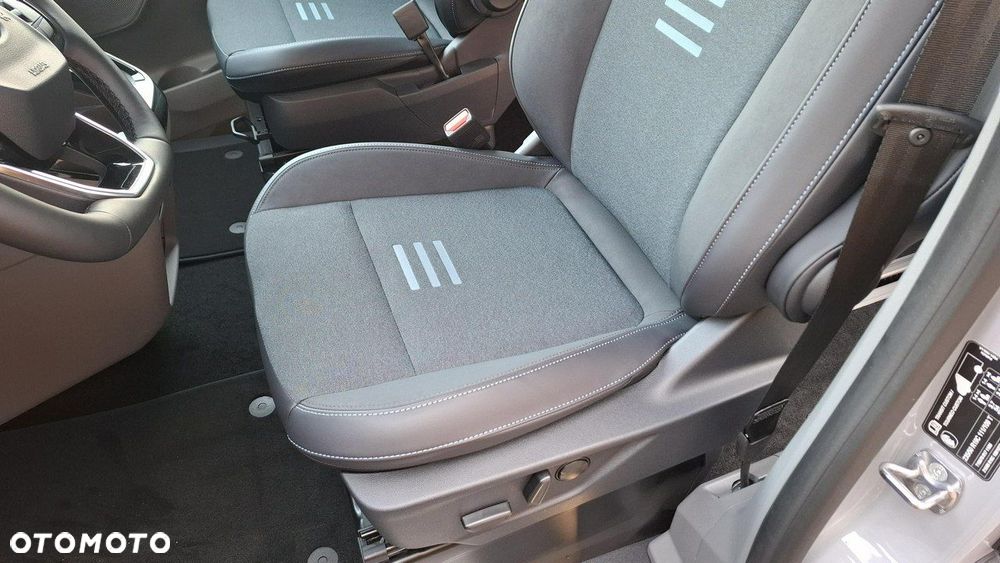 Ford Tourneo Custom - 9
