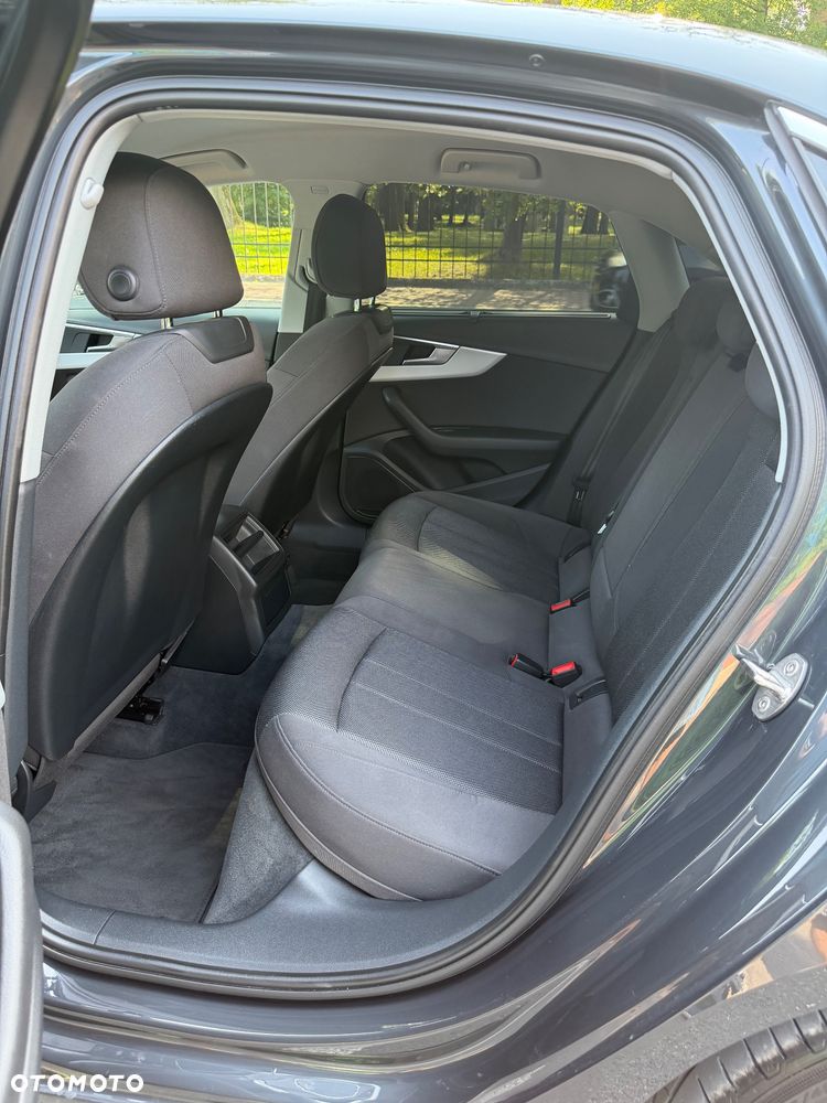 Audi A4 Limousine 2.0 TDI Sport S tronic - 32