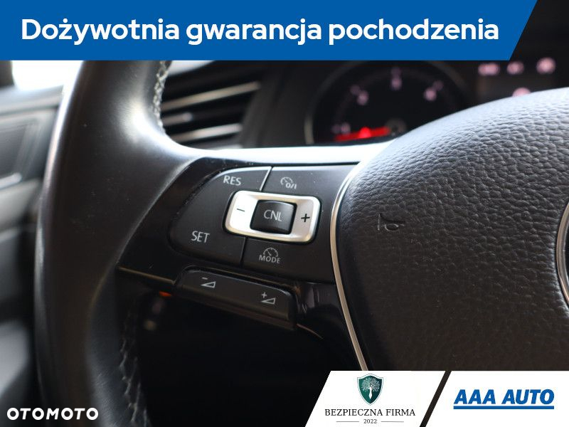 Volkswagen Passat - 20