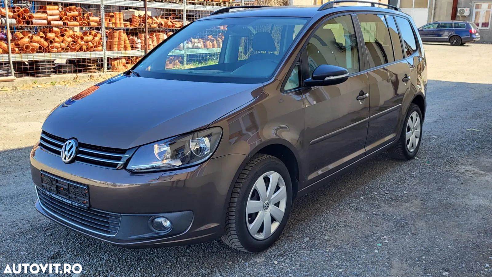 Volkswagen Touran - 1