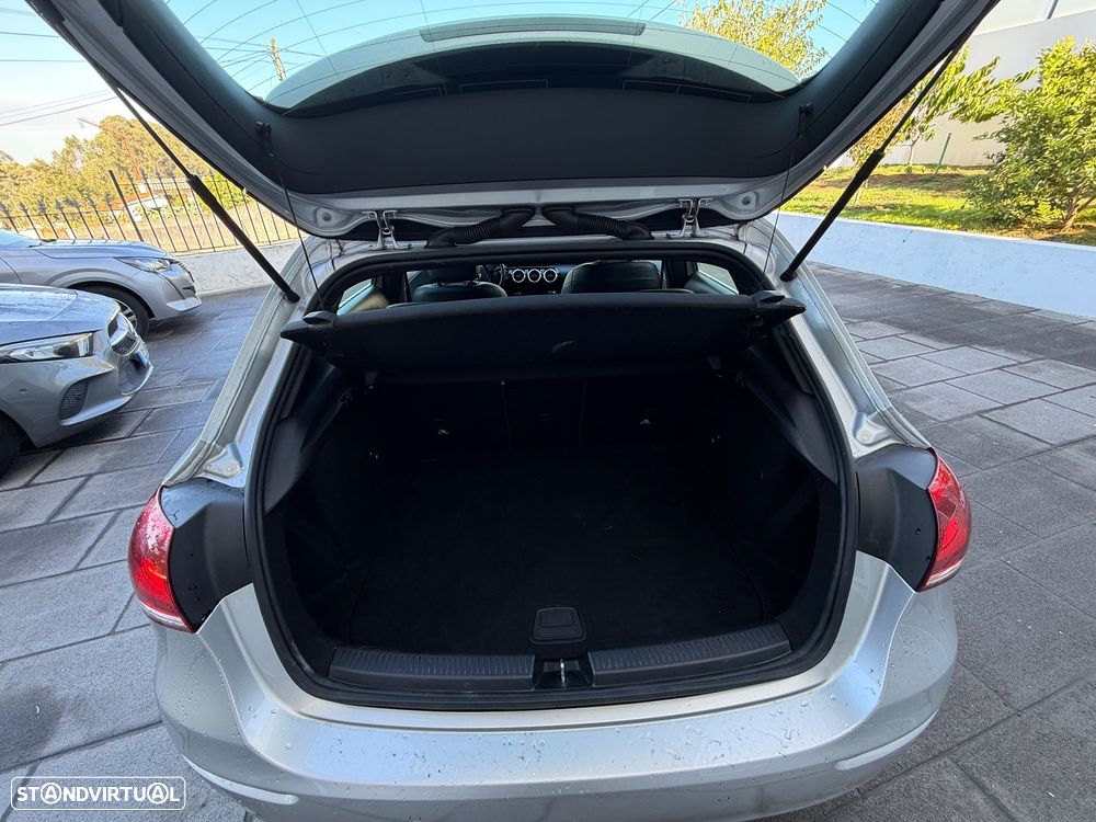 Mercedes-Benz A 180 2019 photo 5