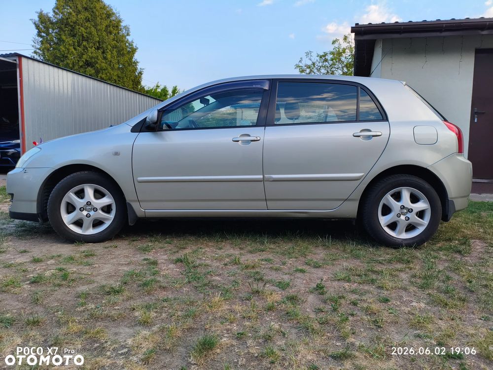 Toyota Corolla - 4