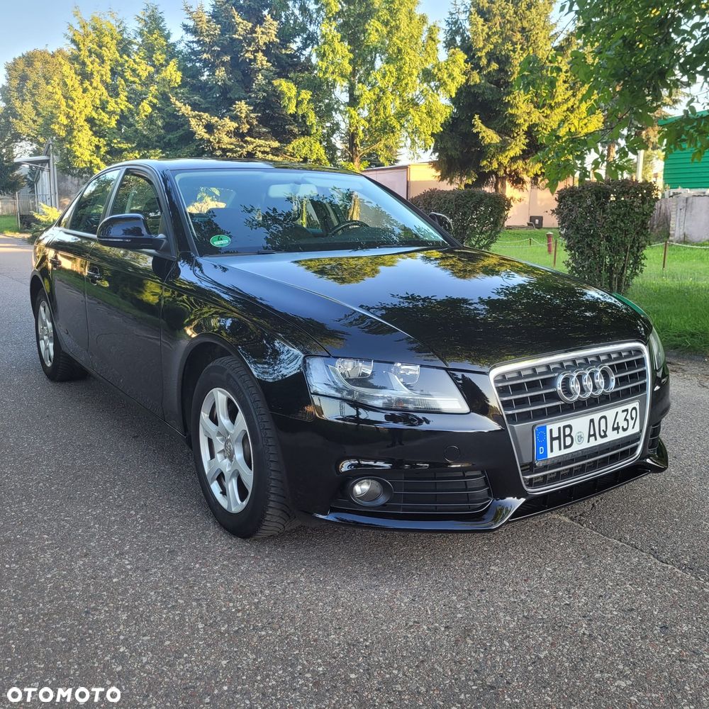 Audi A4 Limousine - 1