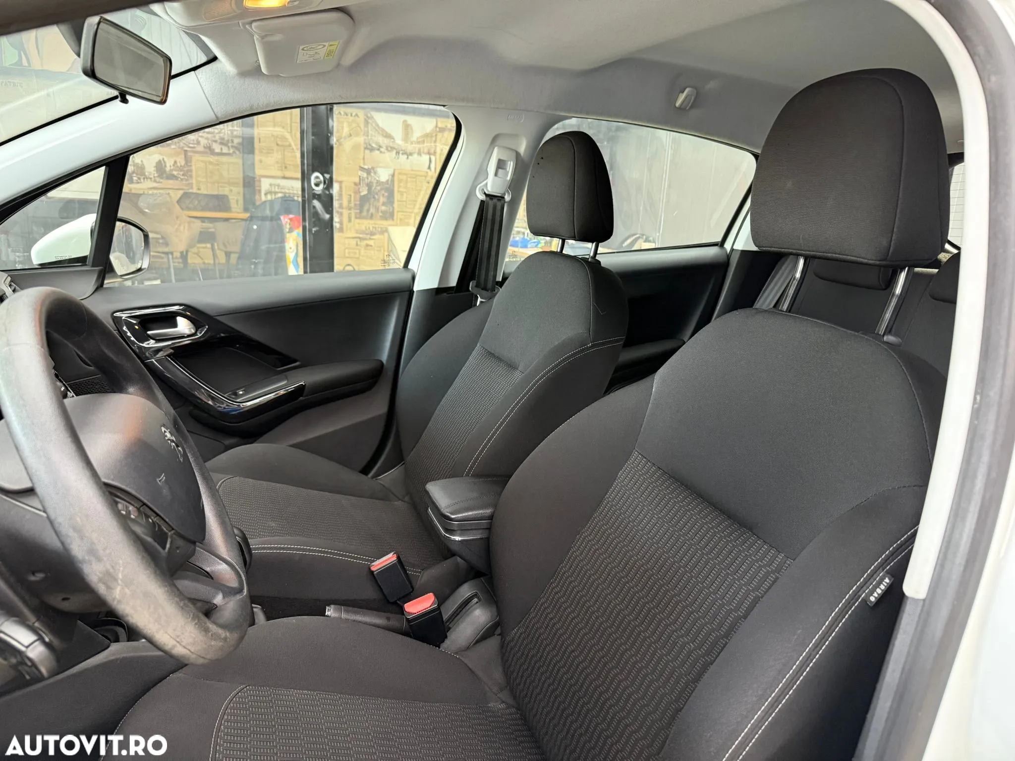 Peugeot 208 1.2 L PureTech Access - 18