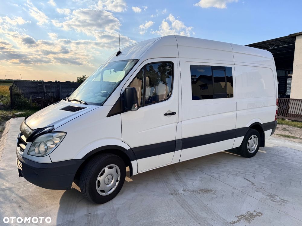 Mercedes-Benz Sprinter 906 kamper van - 2