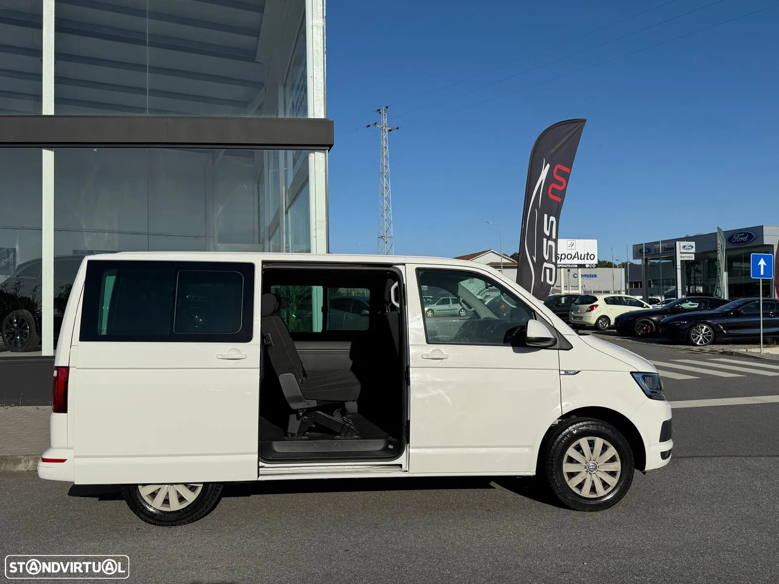 VW Caravelle 2.0 TDi BM Longa Comfortline - 18
