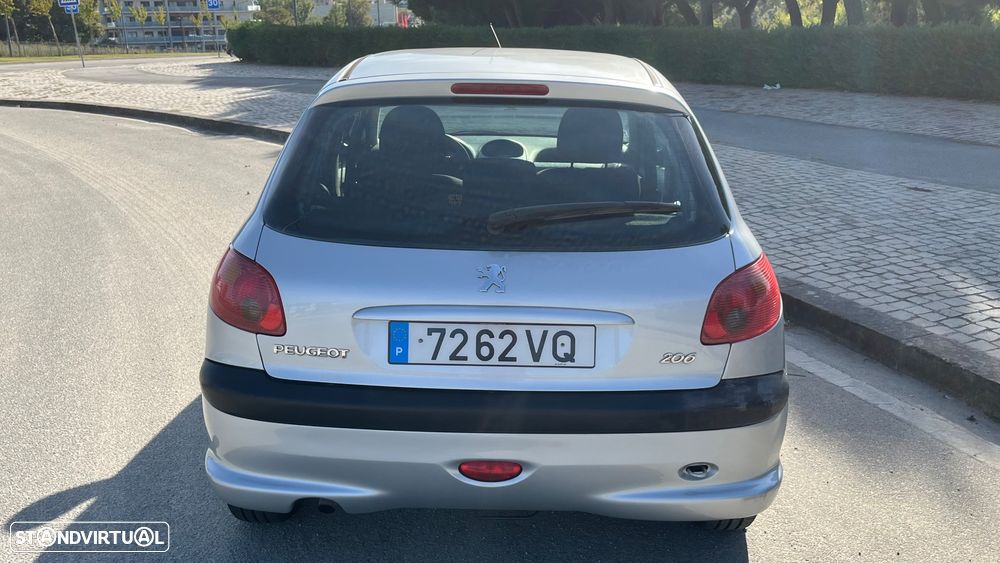 Peugeot 206 1.1 Color Line - 12