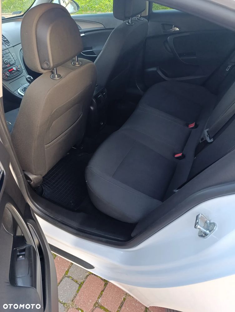 Opel Insignia 2.0 CDTI - 12