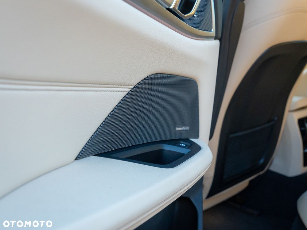 BMW i4 - 27
