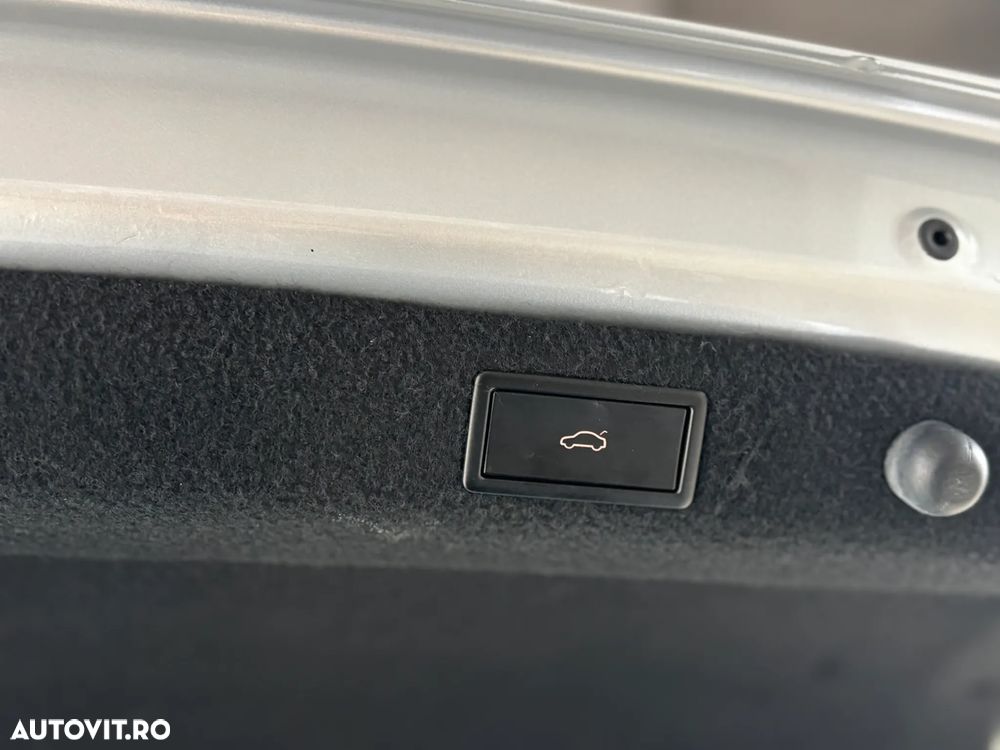 Skoda Superb 2.0 TDI DSG Style - 34