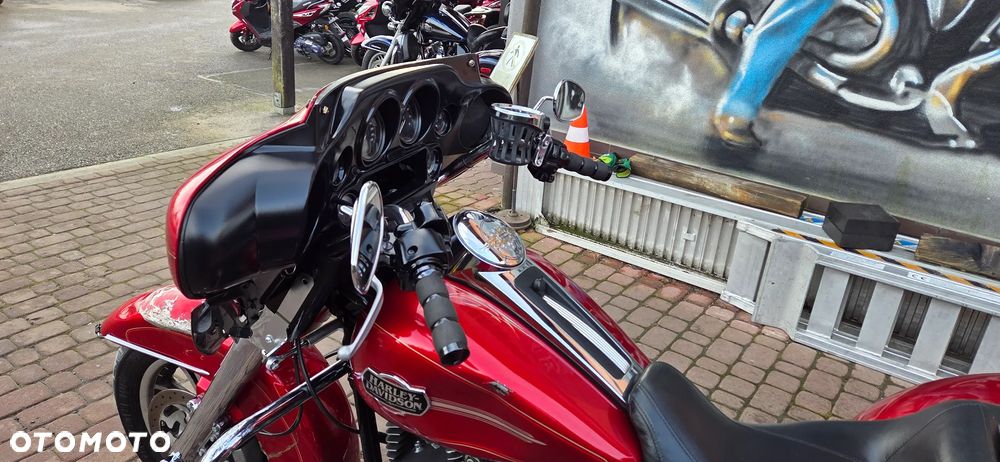 Harley-Davidson FLH Electra Glide - 22