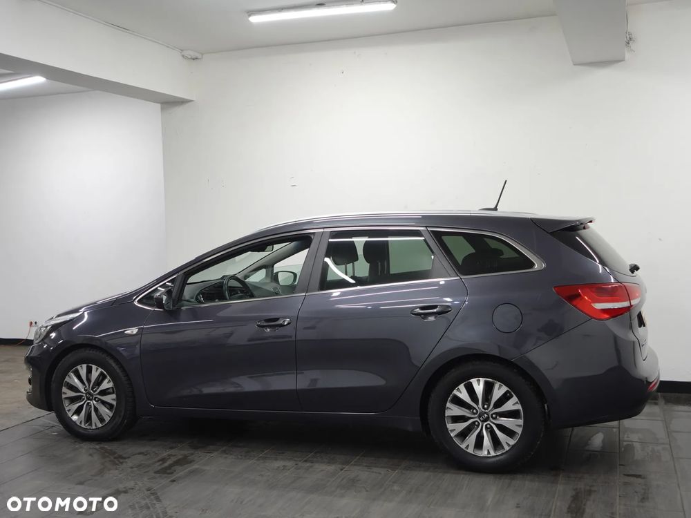Kia Ceed 1.6 CRDi 136 DCT ISG Spirit - 6