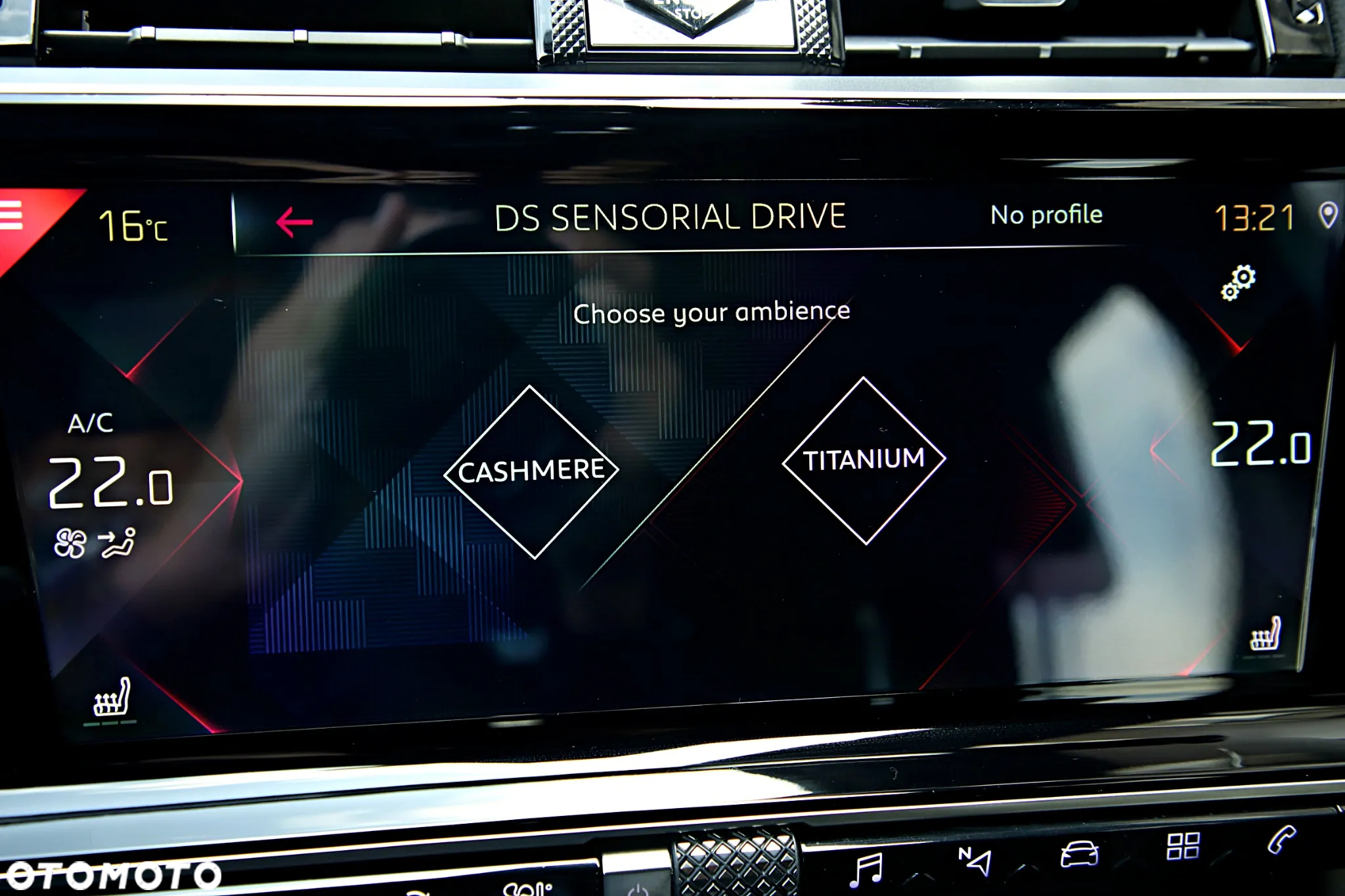 DS Automobiles DS 7 Crossback 1.6 PureTech Performance Line + - 27
